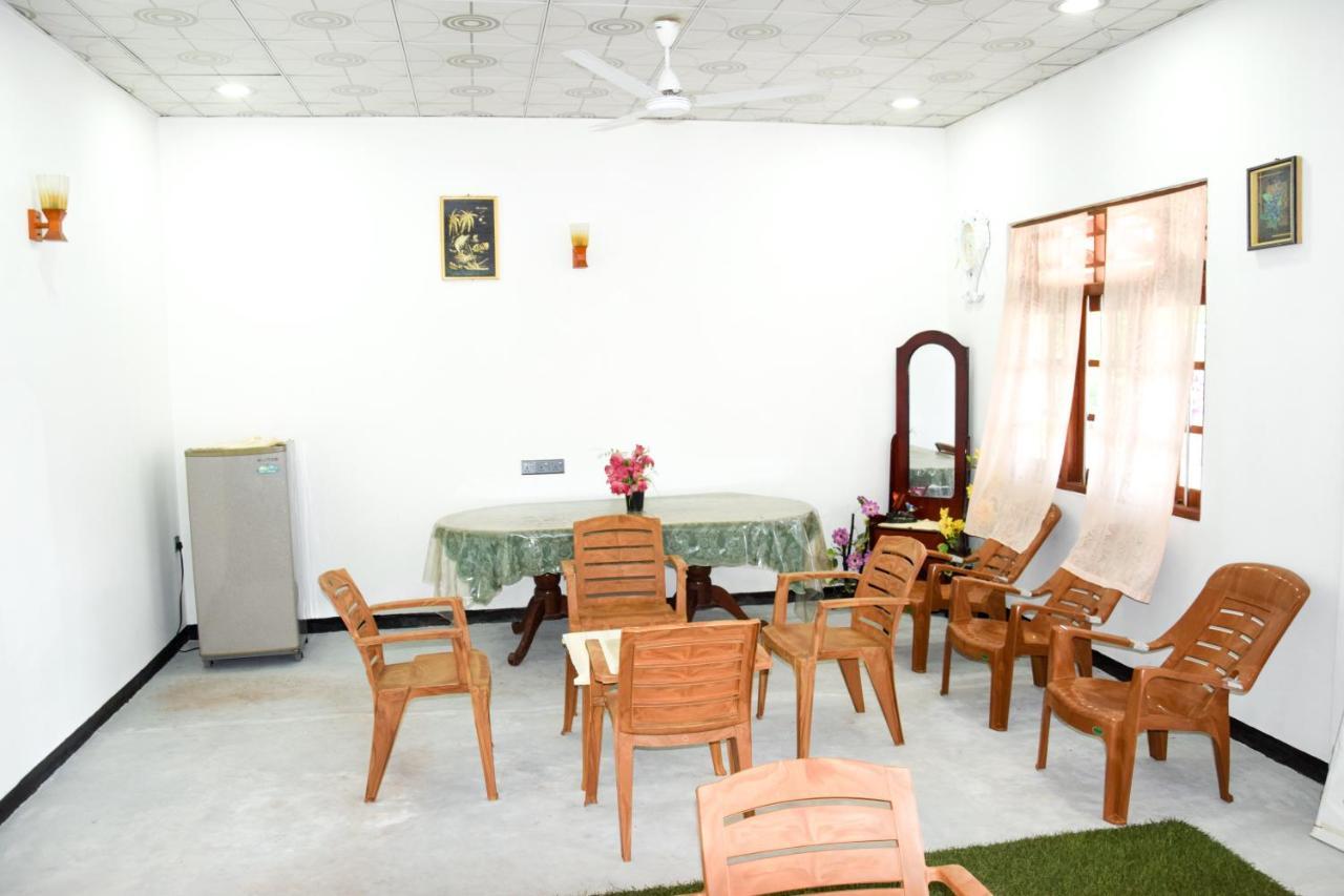 Tharaka Homestay Weligama Exterior foto